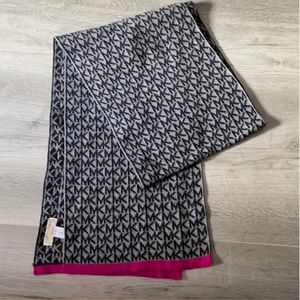 Michael Kors scarf one size